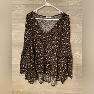 Andree by Unit Womens 2X Leopard Print Bell Sleeve Ruffle Hem V-Neck Top P1-845P